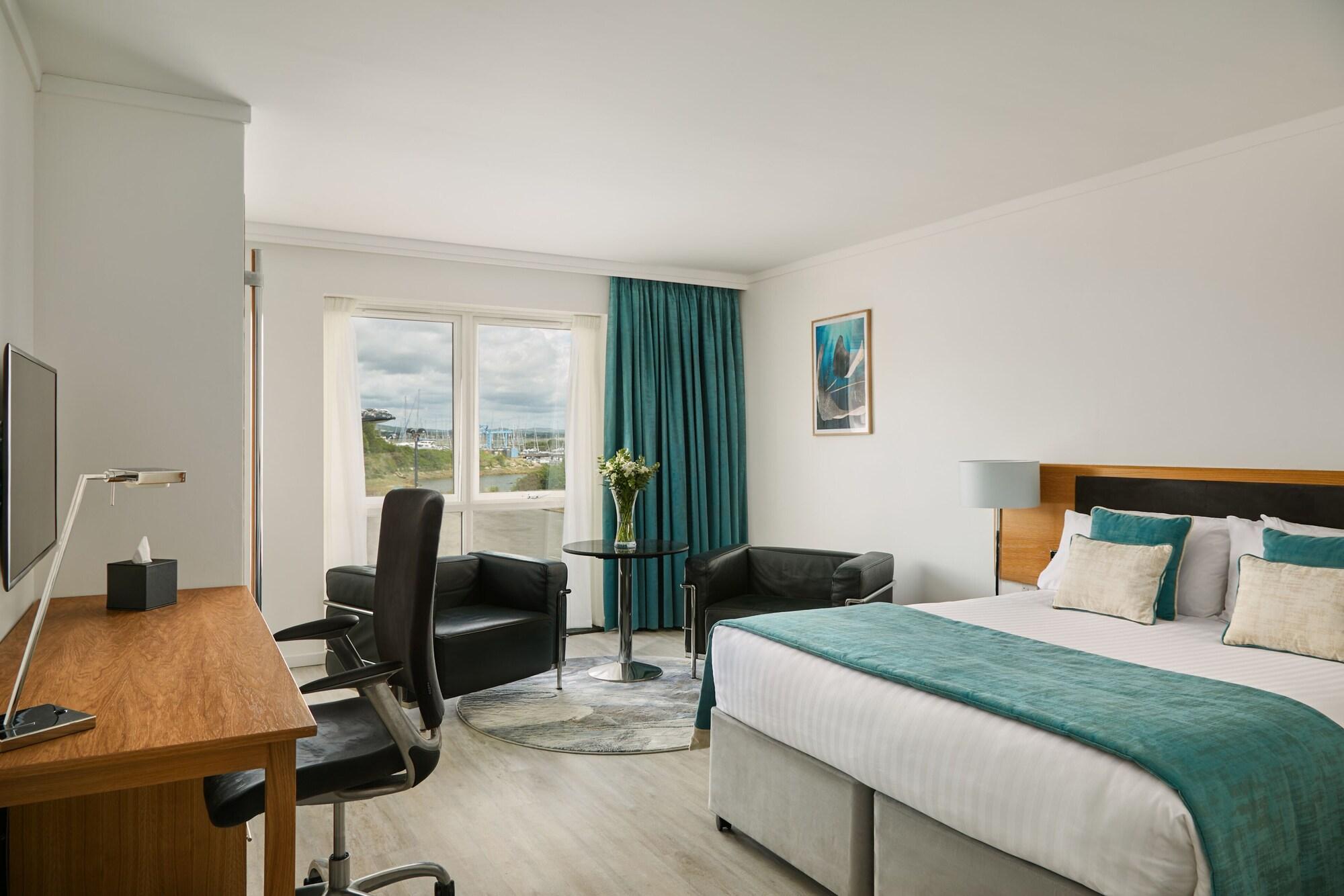 Langstone Quays Resort, Portsmouth Хавант Екстериор снимка